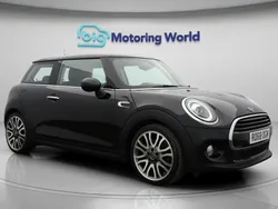 Black Used 2018 Mini Cooper D Hatch Hatchback | £10,800 (Fair price)