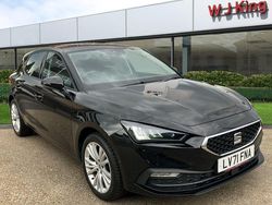 Midnight black Used 2021 Seat Leon SE Dynamic Hatchback | £13,535 (Fair price)