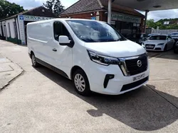 White Used 2022 Nissan Primastar Acenta MPV | £12,990 (Fair price)