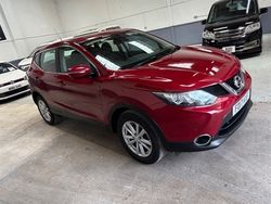 Red Used 2017 Nissan Qashqai Acenta SUV | £7,499 (Super price)