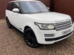 White Used 2014 Land Rover Range Rover Vogue SE SUV | £21,995 (Good price)