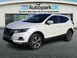 White Used 2018 Nissan Qashqai N-Connecta SUV | £9,195 (Fair price)