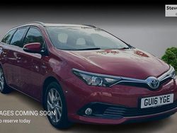 Red Used 2016 Toyota Auris Hybrid Business Edition Estate | £13,995 (Expensive)