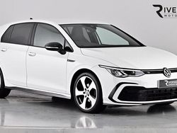 Pure white Used 2020 VW Golf VII R-line Hatchback | £20,895 (Fair price)