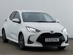 White Used 2022 Toyota Yaris Hybrid Design Hatchback | £16,998 (Fair price)
