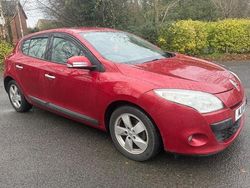 Red Used 2011 Renault Mégane III Dynamique Hatchback | £1,995 (Fair price)