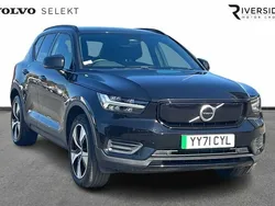 Onyx black Used 2021 Volvo XC40 Core SUV | £24,750 (Fair price)