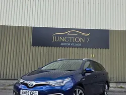 Blue Used 2015 Toyota Auris Hybrid Estate | £8,195 (Fair price)