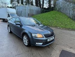Grey Used 2014 Skoda Octavia Elegance Hatchback | £4,995 (Super price)
