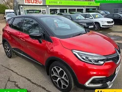 Red Used 2017 Renault Captur Signature SUV | £9,499 (Fair price)