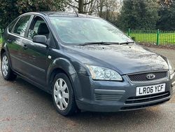 Grey Used 2006 Ford Focus Hatchback | £1,690 (Good price)