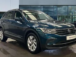 Nightshade blue metallic Used 2022 VW Tiguan Life SUV | £19,617 (Super price)