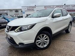 White Used 2014 Nissan Qashqai Acenta Premium SUV | £8,999 (Fair price)