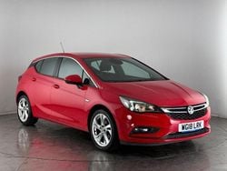 Red Used 2018 Vauxhall Astra SRi Hatchback | £7,550 (Fair price)