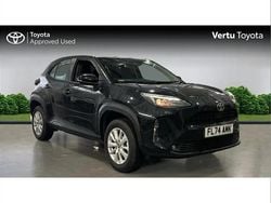 Black Used 2024 Toyota Yaris Hybrid SUV | £21,892 (Good price)
