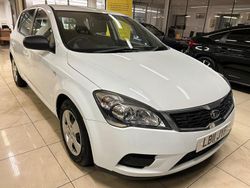 White Used 2011 Kia Ceed Hatchback | £1,590 (Super price)