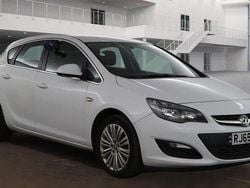 White Used 2015 Vauxhall Astra Excite Hatchback | £3,490 (Super price)
