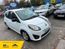 White Used 2010 Renault Twingo Dynamique Hatchback | £2,495 (Fair price)
