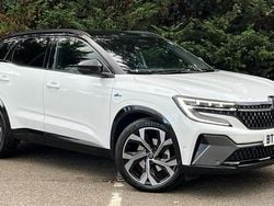 White Used 2024 Renault Austral Iconic Esprit Alpine SUV | £25,736 (Fair price)