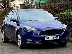 Blue Used 2015 Ford Focus Zetec Hatchback | £6,399 (Good price)