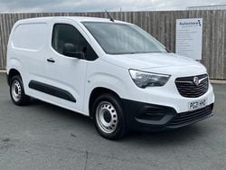 White Used 2021 Vauxhall Combo MPV | £10,995 (Good price)