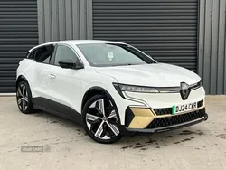 White Used 2024 Renault Mégane Iconic Hatchback | £23,750 (Fair price)