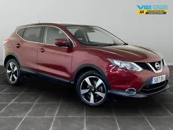 Red Used 2017 Nissan Qashqai 360º SUV | £11,495 (Good price)