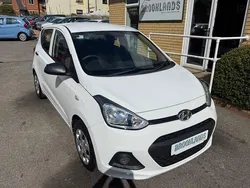 Blue Used 2016 Hyundai i10 Premium Hatchback | £4,995 (Fair price)