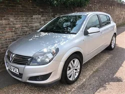 Silver Used 2008 Vauxhall Astra Hatchback | £2,395 (Expensive)
