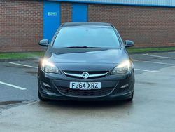 Black Used 2014 Vauxhall Astra Design Edition Hatchback | £1,599 (Good price)