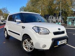 White Used 2010 Kia Soul 2 SUV | £2,995 (Fair price)