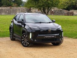 Black Used 2024 Toyota Yaris Hybrid Design SUV | £23,291 (Good price)