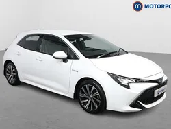 White Used 2021 Toyota Corolla Design Hatchback | £17,149 (Fair price)