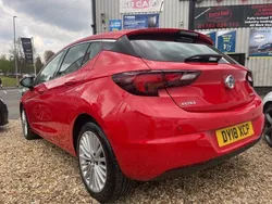 Red Used 2018 Vauxhall Astra Elite Hatchback | £8,999 (Fair price)