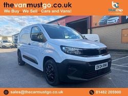 White Used 2024 Vauxhall Combo S MPV | £12,790 (Good price)