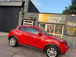 Red Used 2016 Nissan Juke N-Connecta SUV | £5,295 (Fair price)
