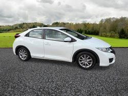 White Used 2015 Honda Civic S Hatchback | £4,395 (Fair price)