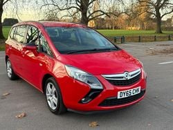 Red Used 2015 Vauxhall Zafira MPV | £2,399 (Super price)