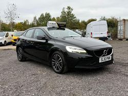 Black Used 2016 Volvo V40 Momentum Estate | £5,730 (Fair price)