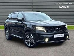 Black Used 2024 Kia Sorento SUV | £39,991 (Fair price)
