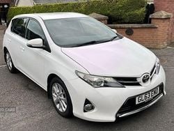 White Used 2014 Toyota Auris Hatchback | £4,750 (Expensive)