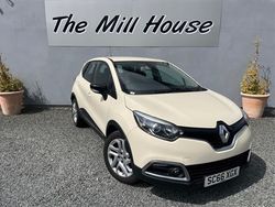 White Used 2017 Renault Captur Dynamique SUV | £4,799 (Good price)