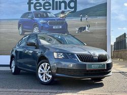 Quartz grey metallic Used 2017 Skoda Octavia Hatchback | £8,990 (Fair price)