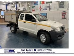 White Used 2014 Toyota HiLux Pickup | £6,490 (Fair price)