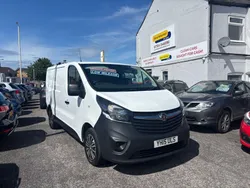 White Used 2015 Vauxhall Vivaro Van | £6,995 (Fair price)
