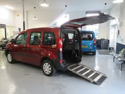 Maroon Used 2010 Renault Kangoo Extreme MPV | £5,999 (Expensive)