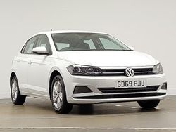 White Used 2019 VW Polo SE Hatchback | £12,298 (Fair price)