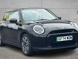 Black New 2024 Mini Cooper SE Hatch Hatchback | £27,320 (Fair price)
