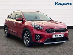 Red Used 2021 Kia Niro 3 SUV | £16,990 (Fair price)