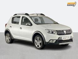 White Used 2017 Dacia Sandero Lauréate Hatchback | £5,495 (Fair price)